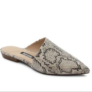 Pointed toe snake embossed mule